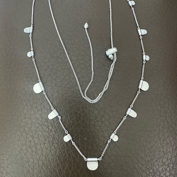 Kendra Scott Silver Tone Unique and Fabulous Necklace 30% off price offered - Picture 2 of 4